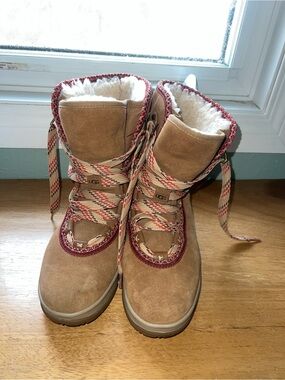 UGG Classic Weather Hiker Hi Boot Chestnut Women’s Size 10